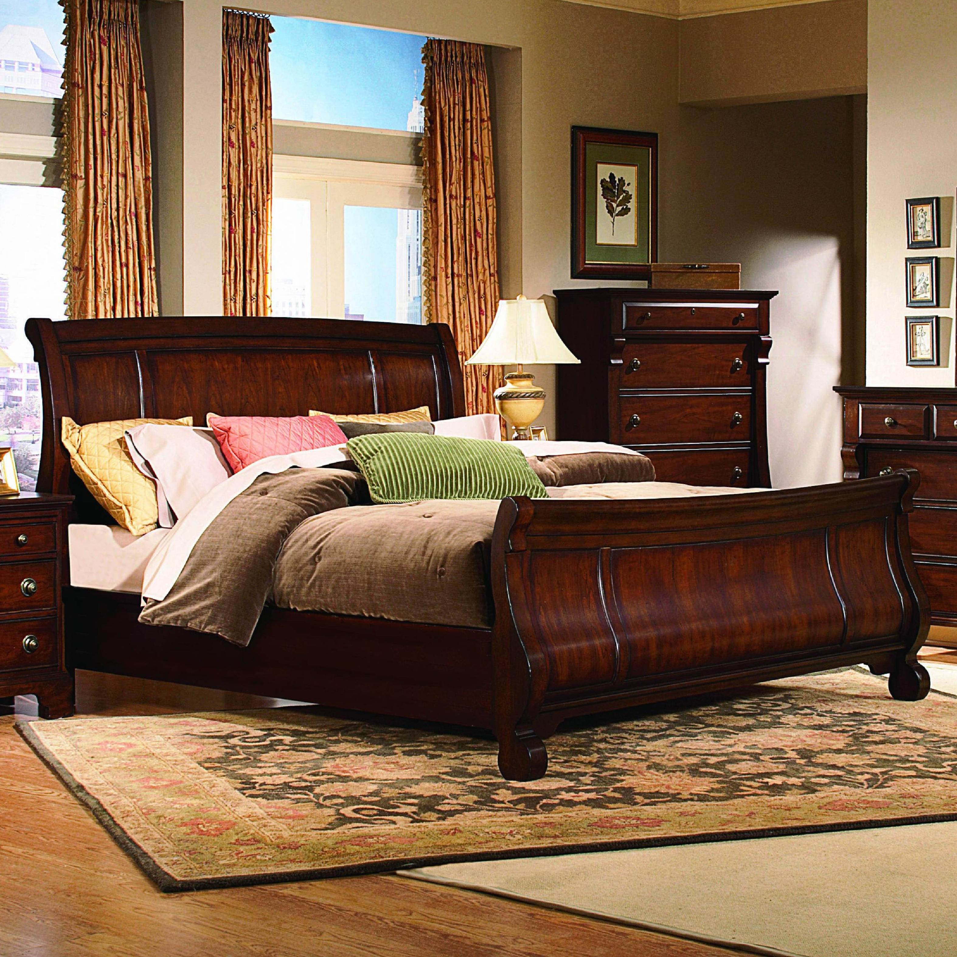 Vaughan Furniture KingSize Traditional Sleigh Bed AHFA